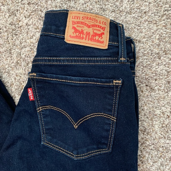 Levi’s Jeans - Picture 4 of 6